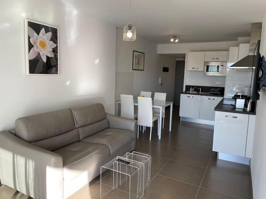 17 - Appartement Neuf, Parking Terrasse Et Jolie Vue バンドール エクステリア 写真