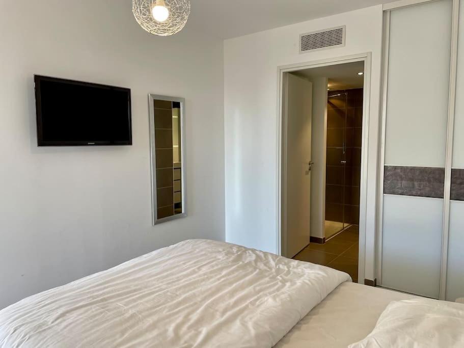 17 - Appartement Neuf, Parking Terrasse Et Jolie Vue バンドール エクステリア 写真